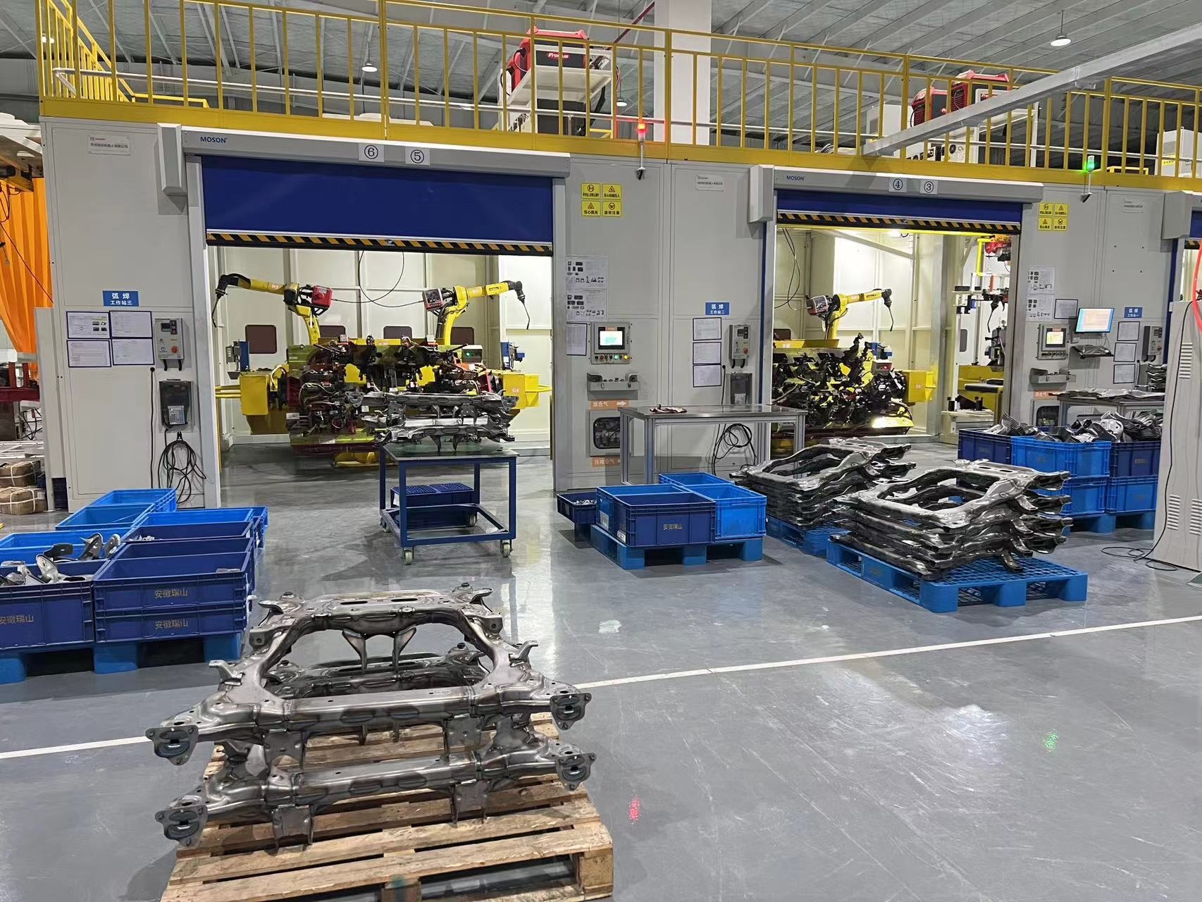 車(chē)架總成機(jī)器人雙機(jī)弧焊工作站案例！